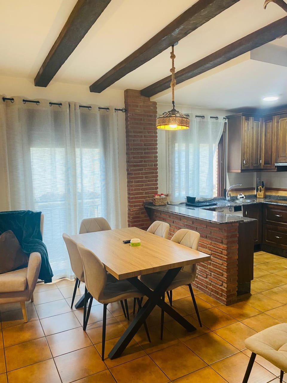 Kitchen or kitchenette, Living room, Seating area, Dining area, stove