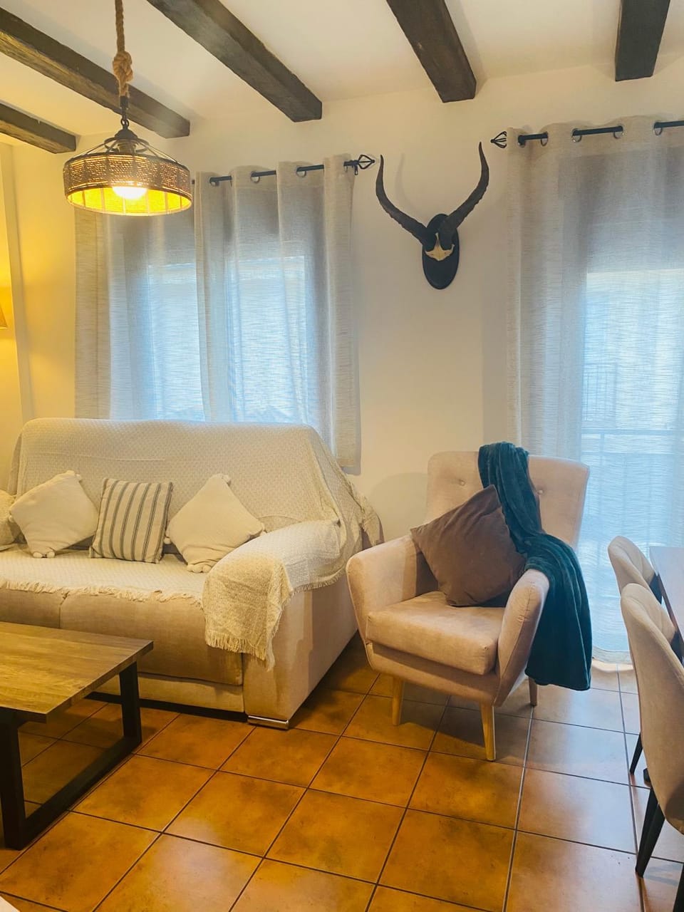 Living room, Seating area