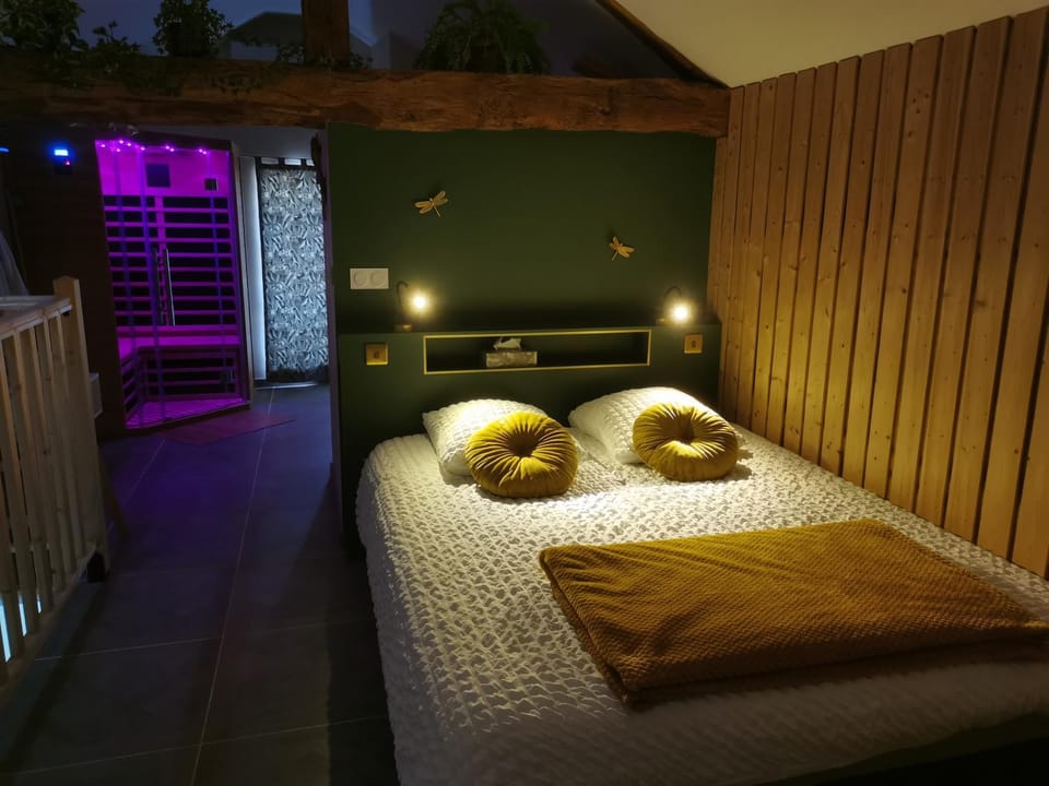 Bed, Bedroom