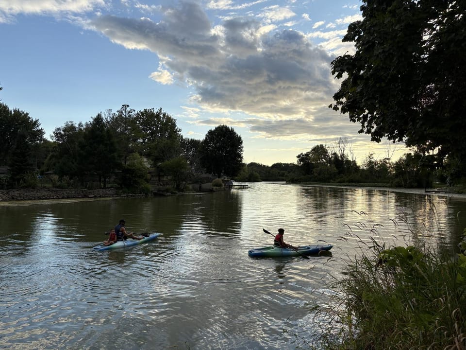 Day, People, Natural landscape, Activities, Canoeing, Lake view, River view, group of guests