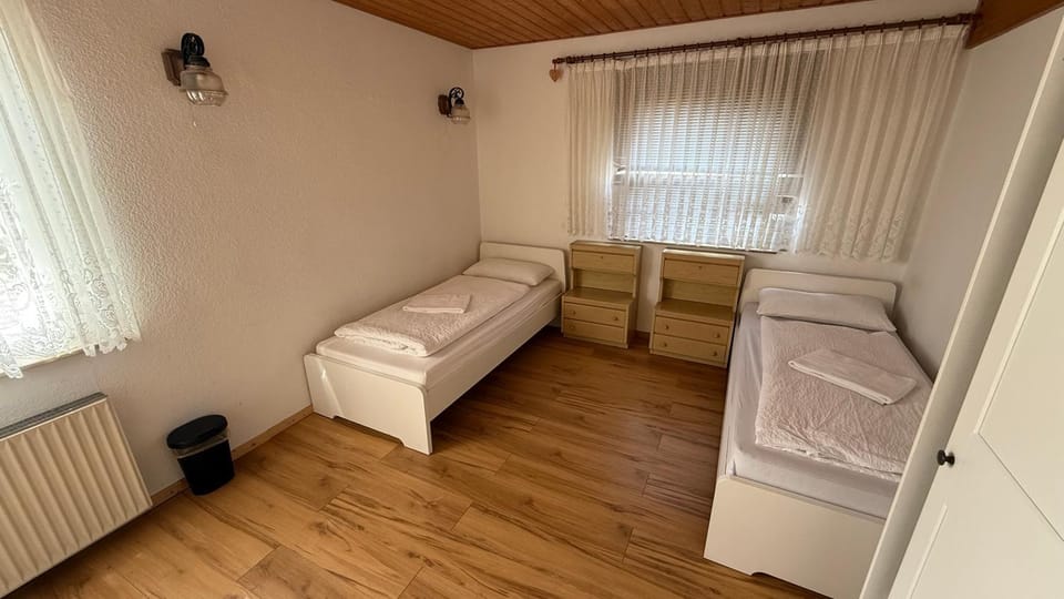Photo of the whole room, Bedroom