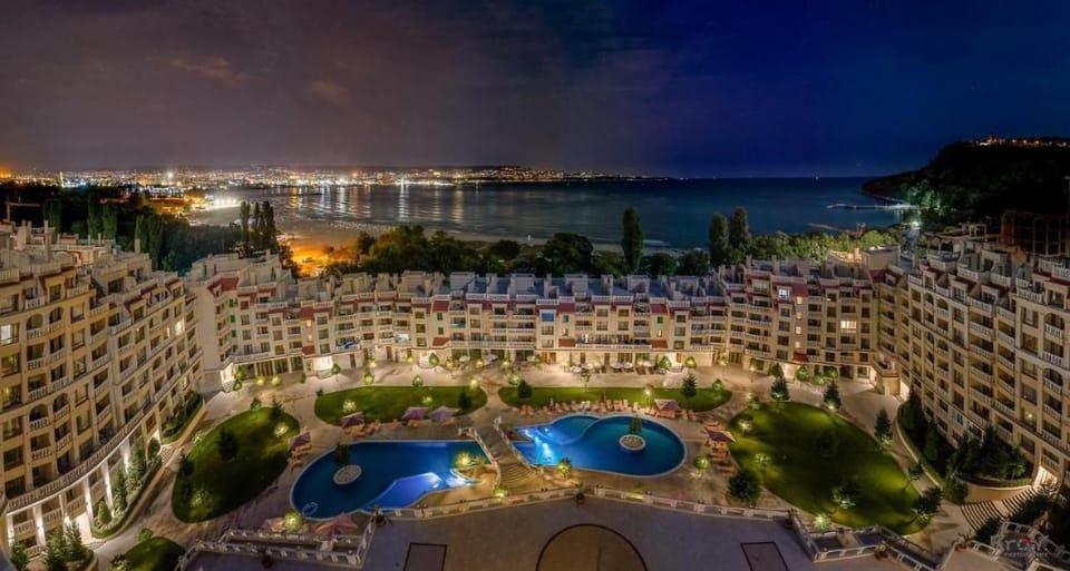 Property building, Night, Natural landscape, Bird's eye view, City view, Pool view, Sea view, Swimming pool