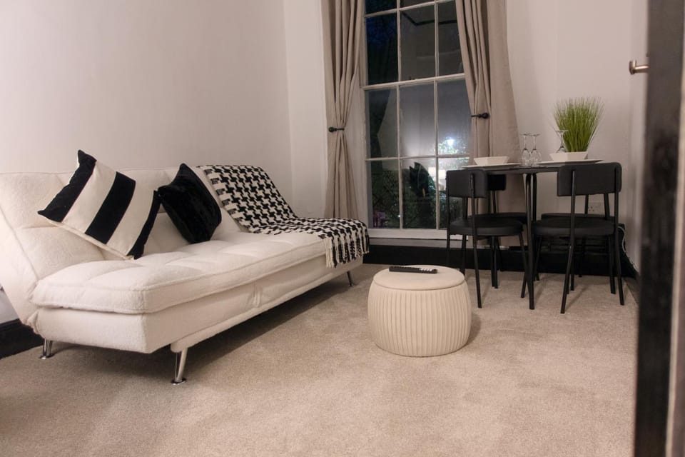 1 bedroom apartment - The Onyx Apartment in Cheltenham