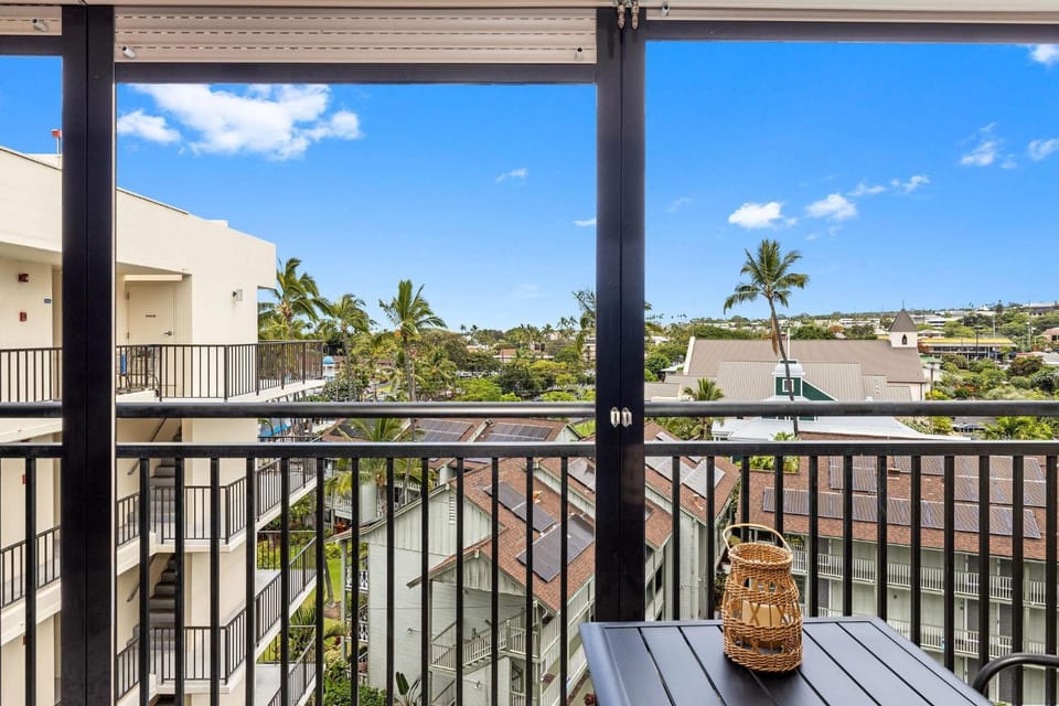Kona Alii 707 House in Holualoa