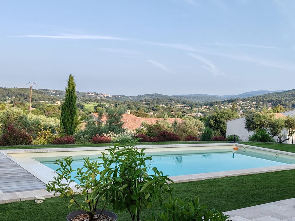 La Tiny de Louis, au milieu des oliviers, avec jolie piscine House in French Riviera