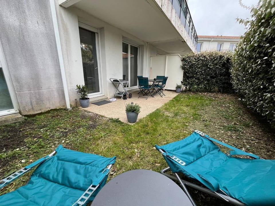Patio, Garden, sunbed