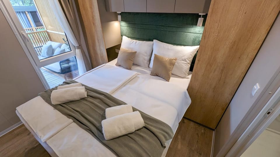 Bed, Bedroom, towels, wardrobe