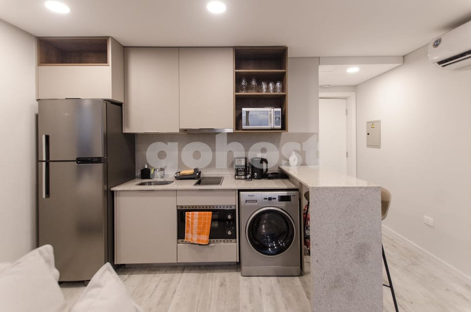 Elegant apt near Shopping del Sol and La Galeria Apartment in Asunción