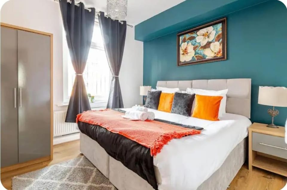 1 bed Flat ''Beta'' in Dewsbury road, Leeds Apartment in Leeds