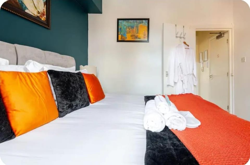 1 bed Flat ''Beta'' in Dewsbury road, Leeds Apartment in Leeds