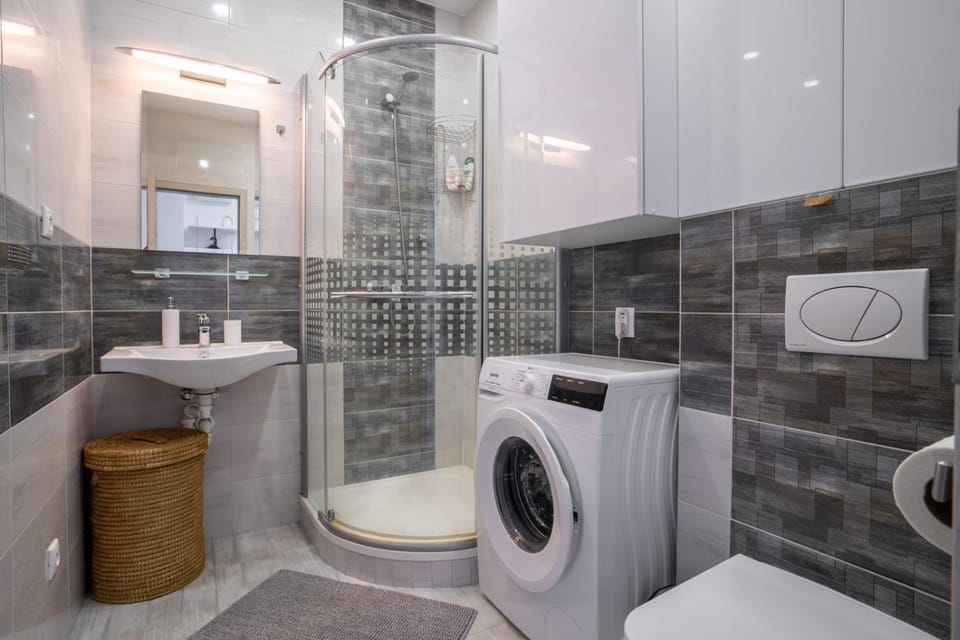 Shower, Bathroom, washing machine