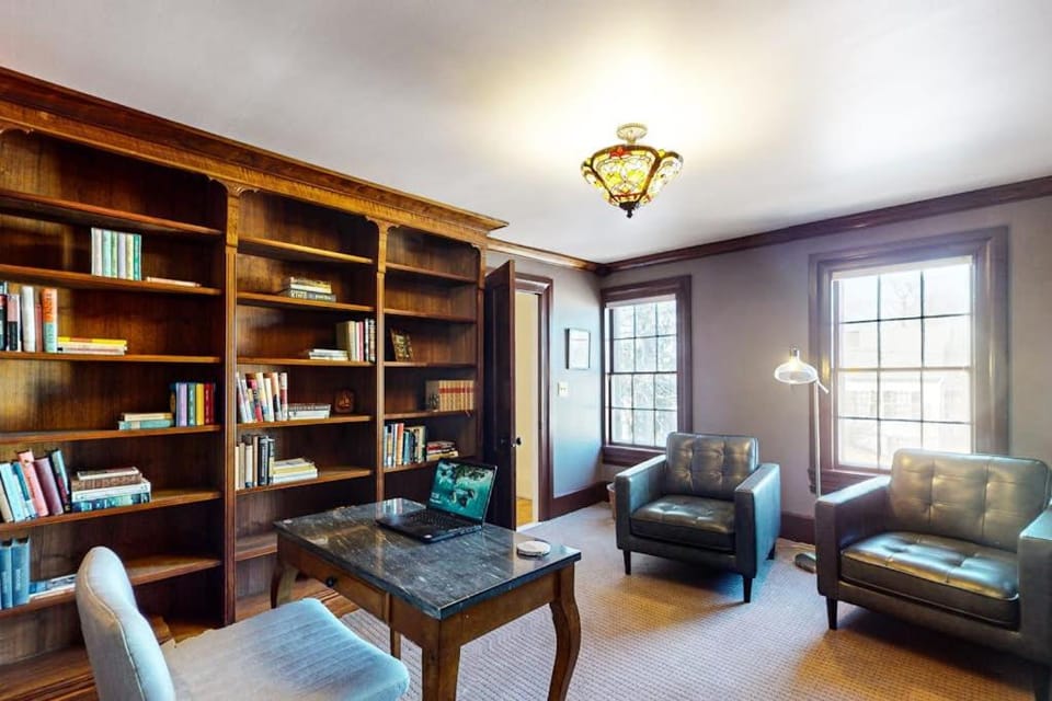 Library, Living room, Seating area