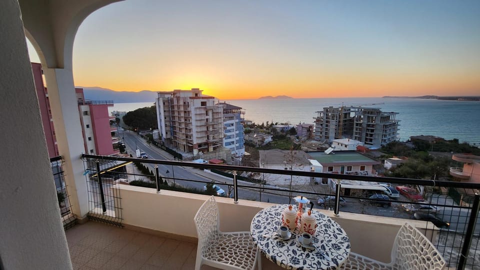 City view, Sea view