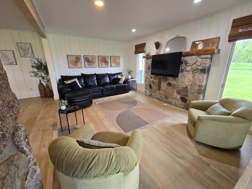 Minutes from it All House in Petoskey