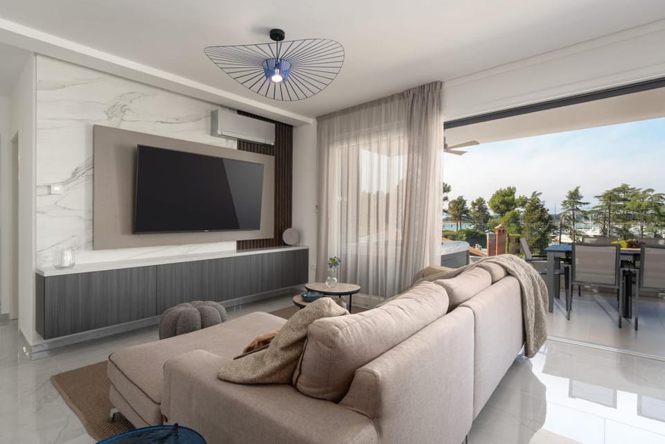 Apartment Arbora by SeeAdria Agency Apartment in Novigrad