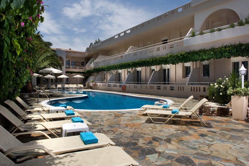 Day, Pool view, Swimming pool, Swimming pool, sunbed