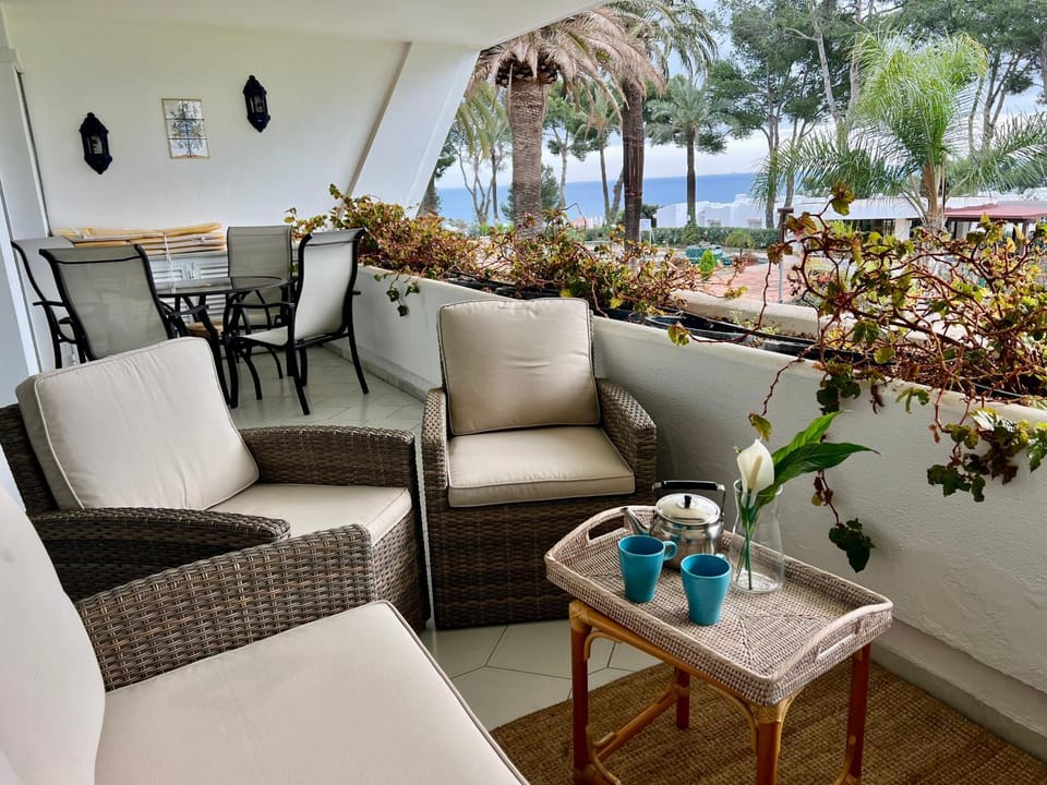 MIRAFLORES BEACH&TENNIS AMAZING VIEW BY THE SEA Apartment in Costa del Sol
