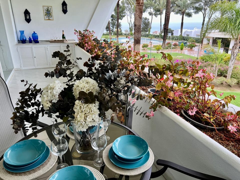 Balcony/Terrace, Dining area, Garden view