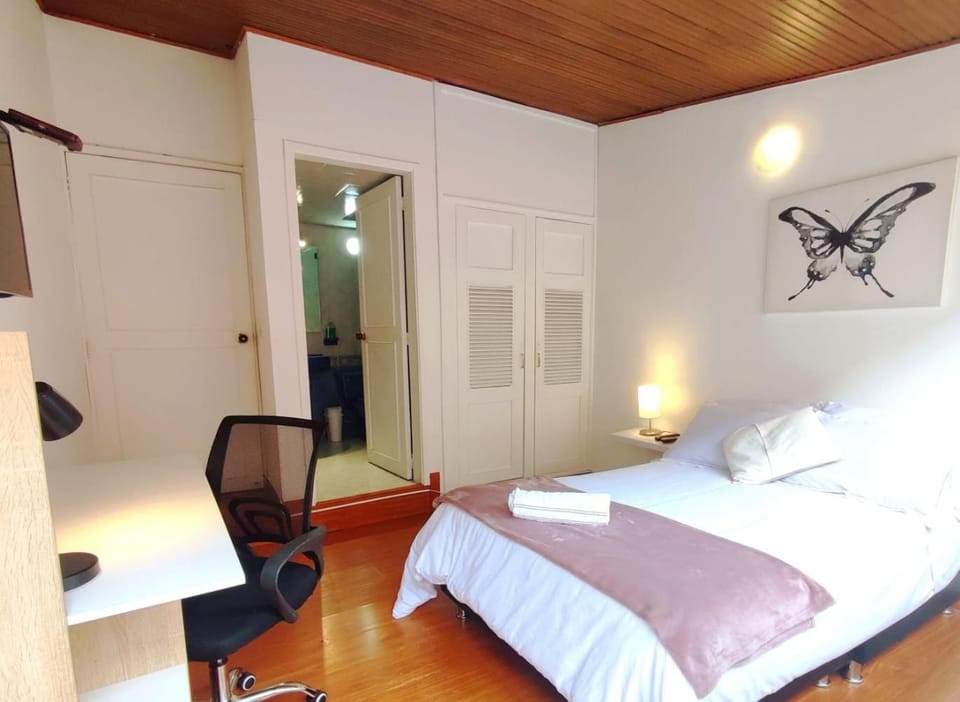Bed, Bathroom, Bedroom, towels, wardrobe