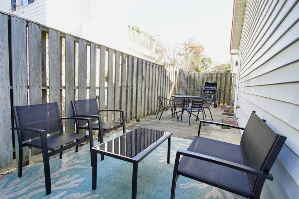 Patio, Balcony/Terrace, Balcony/Terrace, Seating area, Dining area