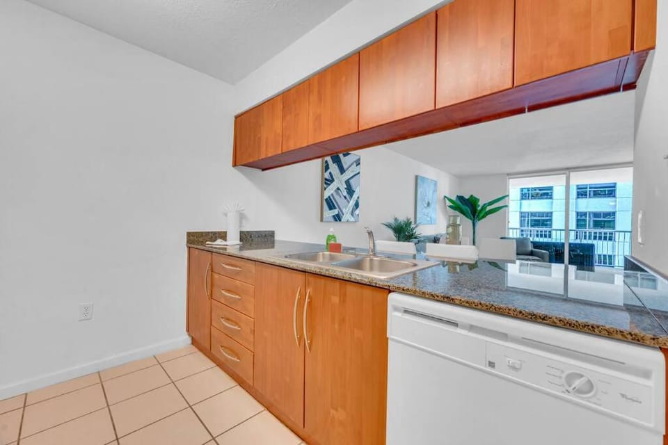 Stunning 1 BDR 1 BTH • Brickell • Bay & City Views Apartment in Brickell