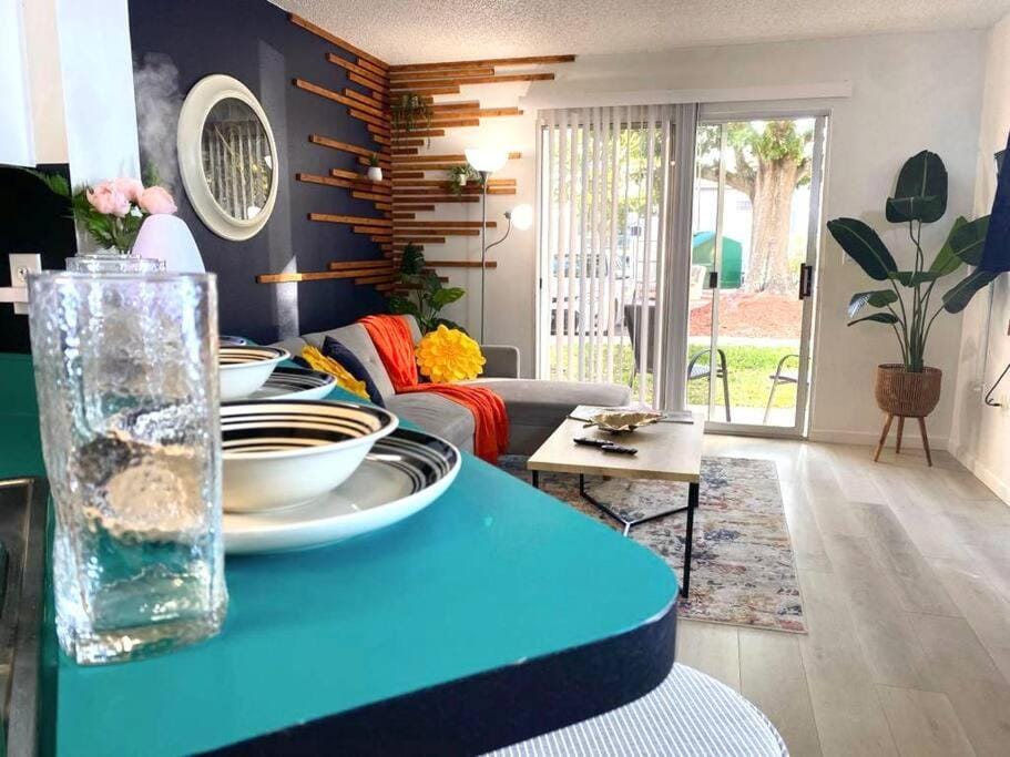 Living room, Dining area