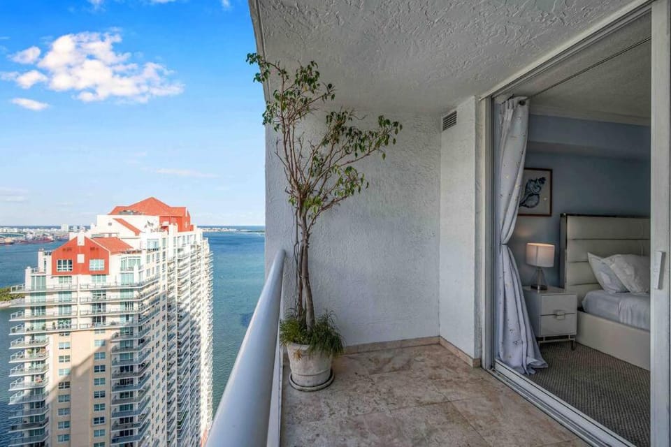 PH 41st Floor 3 BED • Brickell • Ocean View Apartment in Brickell