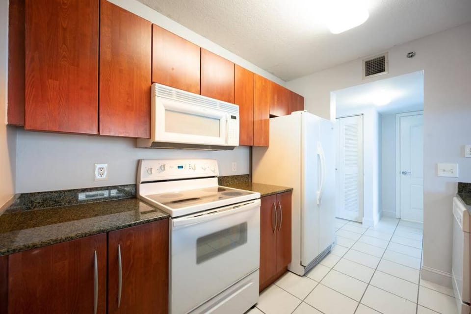 Splendid 1 Bed Apartment • Brickell • Water Views Apartment in Brickell