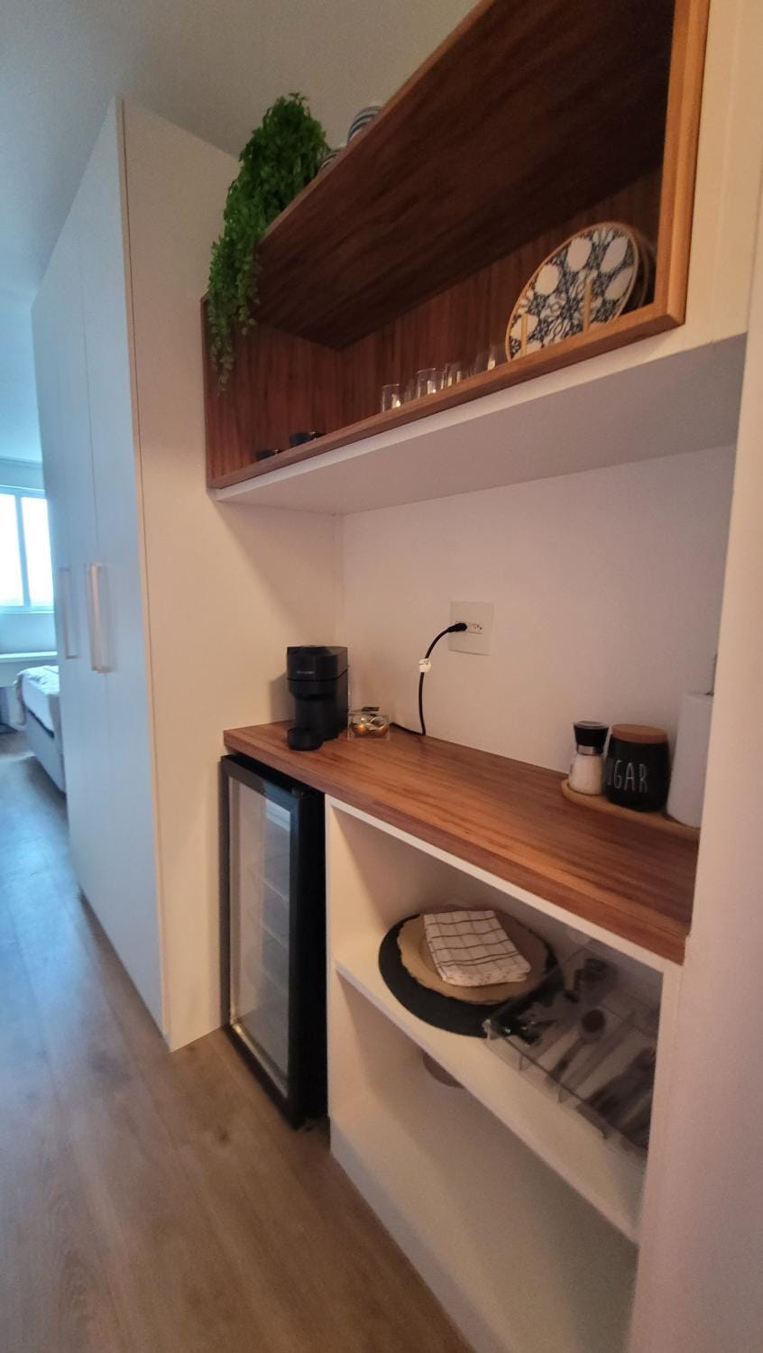 Kitchen or kitchenette, oven