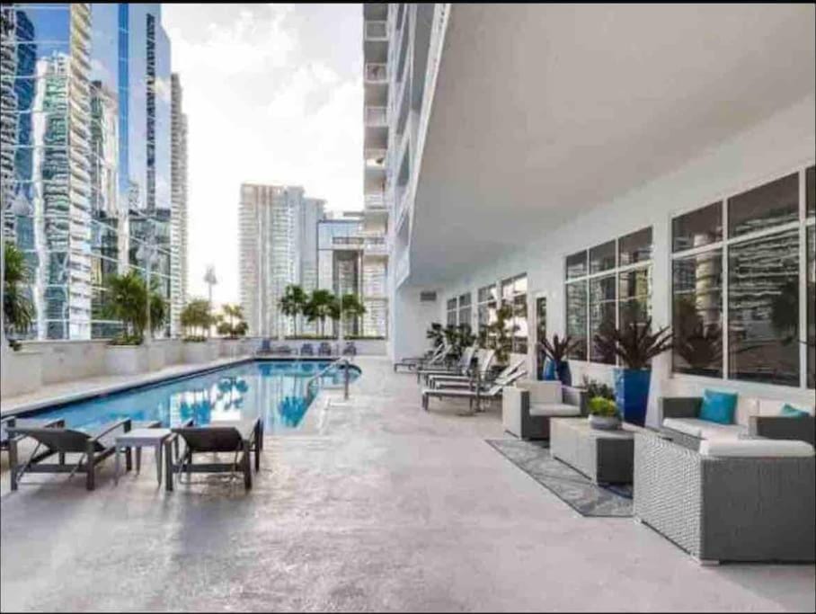 Luxe 1 BDR •Brickell• Ocean View Apartment in Brickell