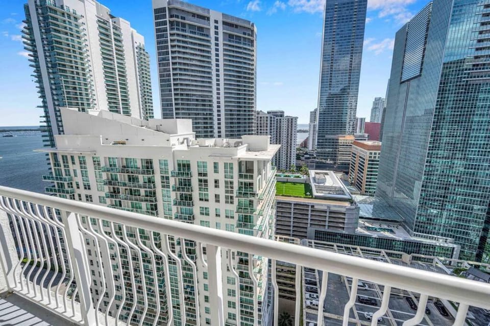 Luxe 1 BDR •Brickell• Ocean View Apartment in Brickell
