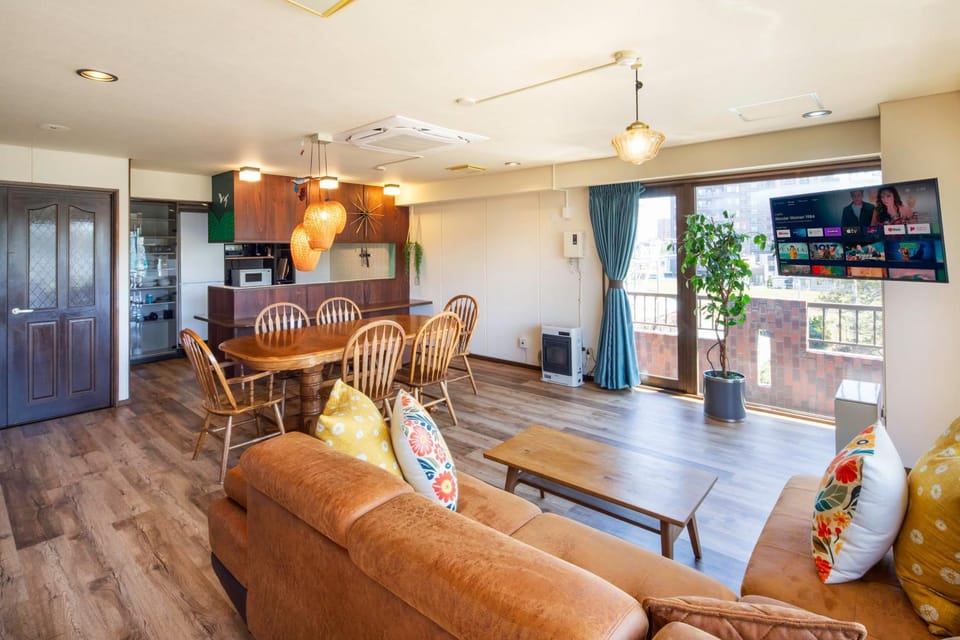 TV and multimedia, Kitchen or kitchenette, Living room, Seating area, Dining area, Evening entertainment