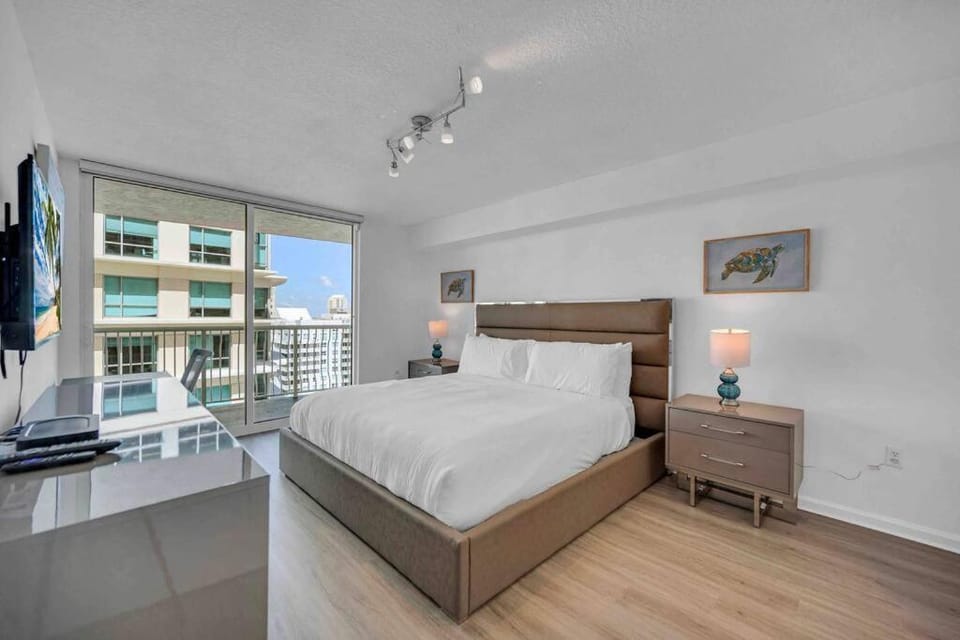 Spacious 36th FLR 1 BD 1 BT • Brickell • Bay View Apartment in Brickell