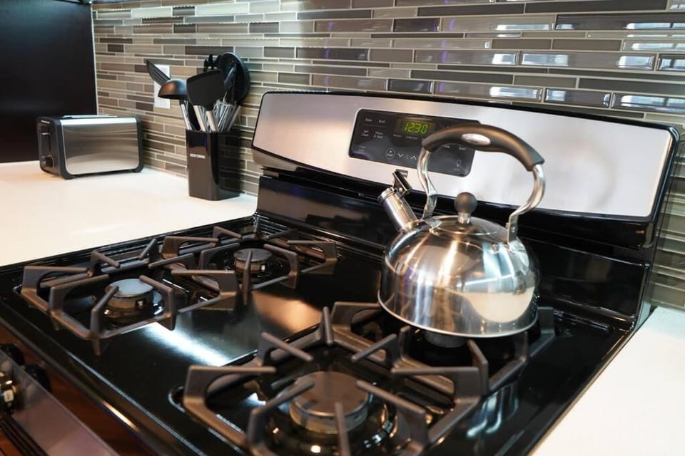 Downtown LA - Mamba Suite - Free Indoor Parking! Apartment in East Los Angeles