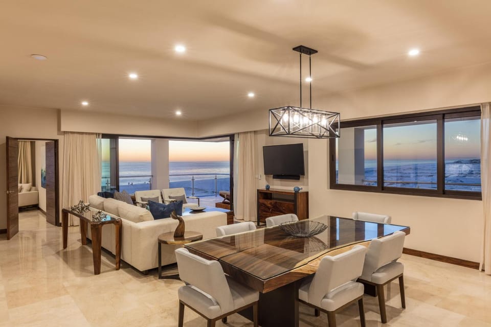 Natural landscape, TV and multimedia, Living room, Seating area, Dining area, Sunset, sunbed