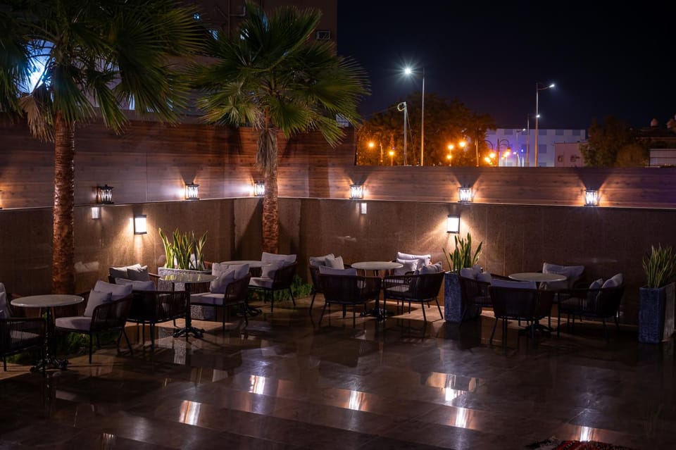 Patio, Night