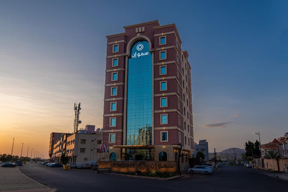 Property building, Day, Neighbourhood, Location, Sunrise, Sunset, Parking