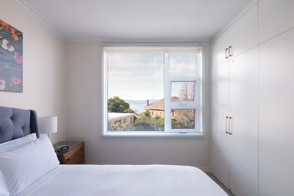 Bed, Bedroom, Sea view