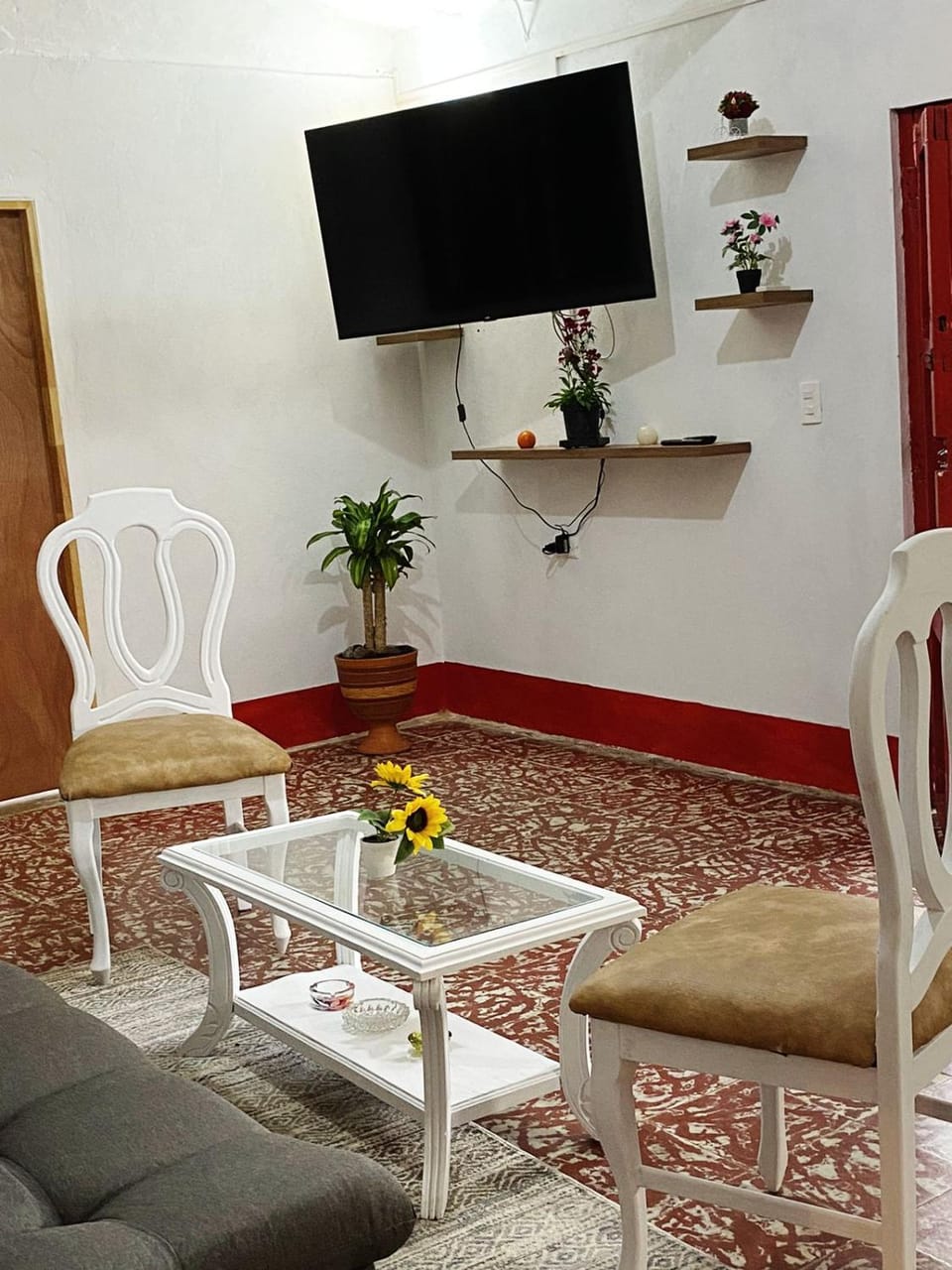 Communal lounge/ TV room