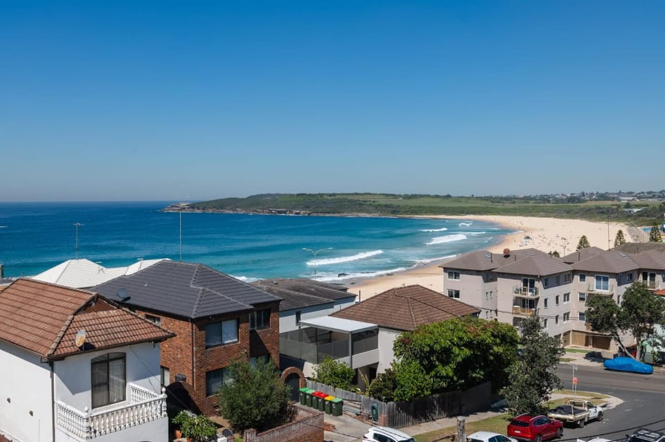 Stunning Maroubra Beachview Apt with Parking Apartment in Sydney