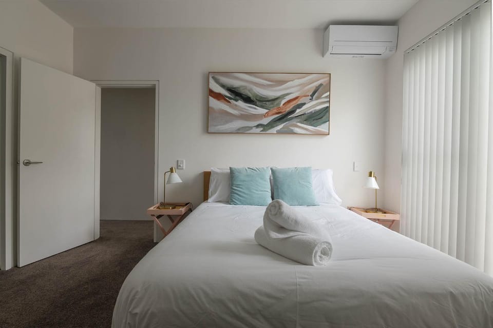 Treetops Camperdown Inner City Bliss w Parking Apartment in Sydney