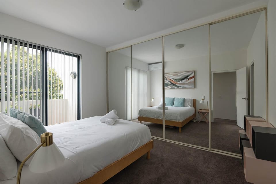 Treetops Camperdown Inner City Bliss w Parking Apartment in Sydney