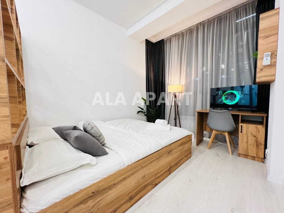 Bed, TV and multimedia, Photo of the whole room, Bedroom, hair dresser, towels