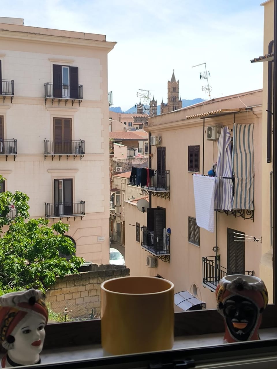 View (from property/room), Balcony/Terrace, City view