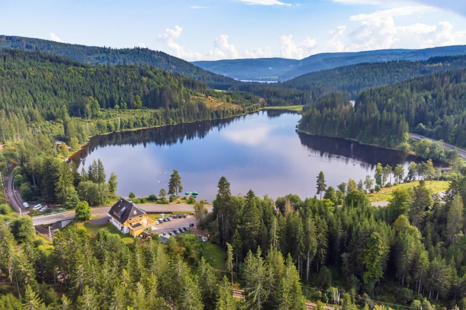 Restaurant/places to eat, View (from property/room), Hiking, Lake view, Quiet street view