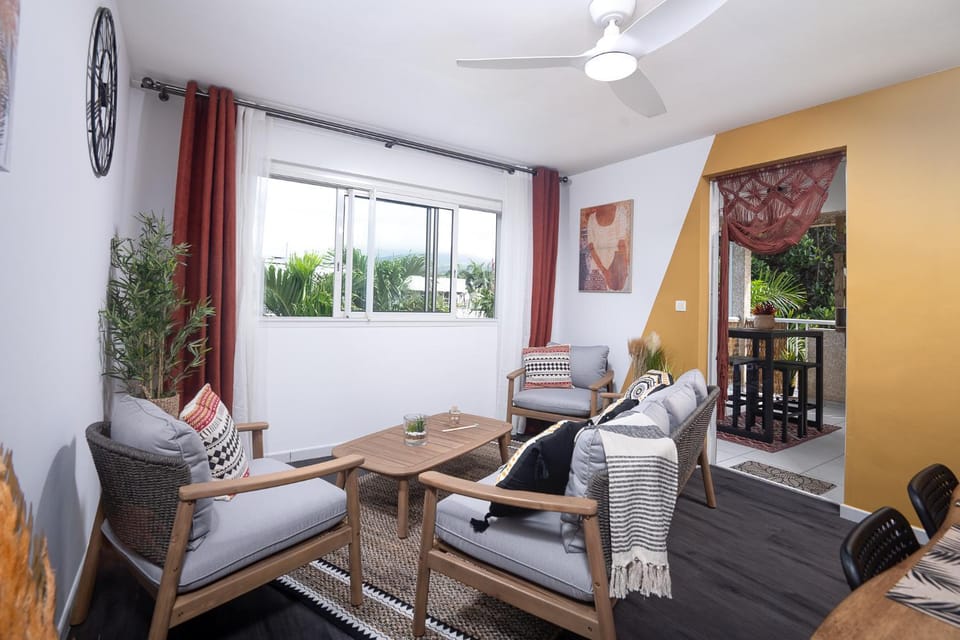 TV and multimedia, Living room, fireplace