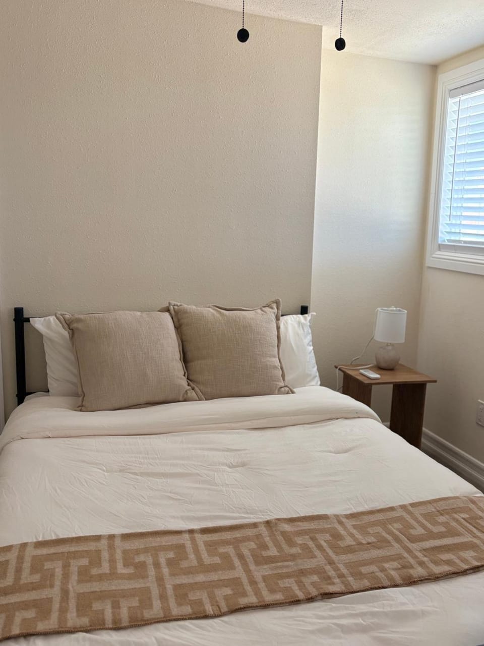 Private Room- Separate Entrance & Ensuite Bath Vacation rental in Hemet