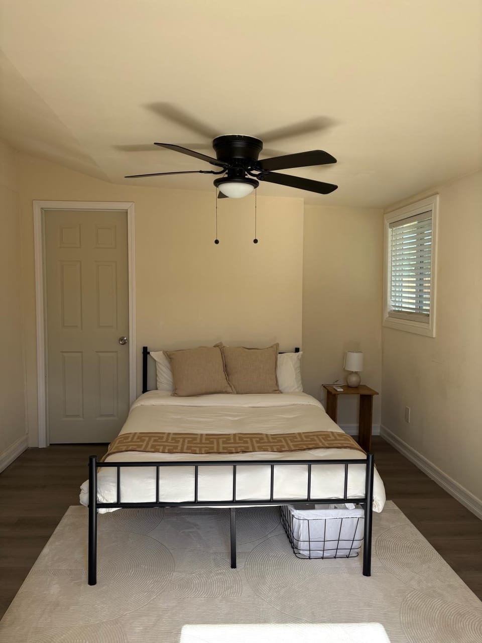 Private Room- Separate Entrance & Ensuite Bath Vacation rental in Hemet