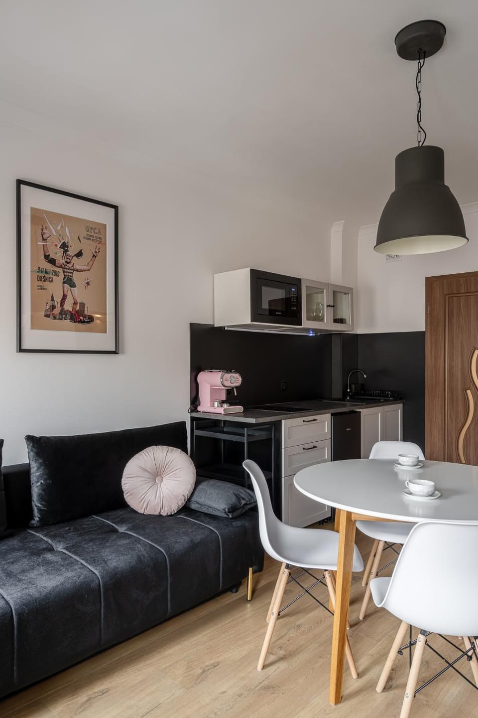 Kitchen or kitchenette, Living room, Seating area