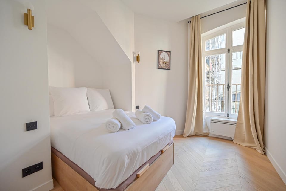 Bed, Photo of the whole room, Bedroom